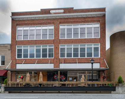 117 Main Nw Street, Lenoir