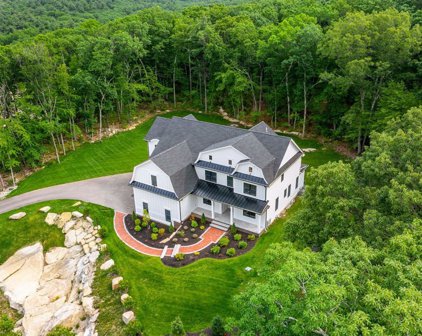 6 Whisper Way, Hopkinton