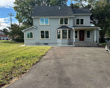 39 Wheeler Road, Central Islip