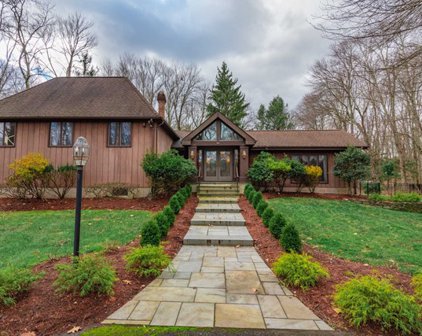 852 High Mountain Road, Franklin Lakes