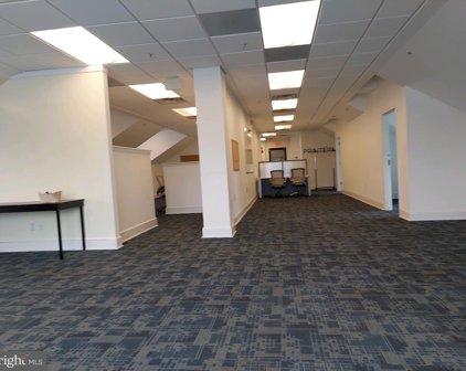 602 S King St Unit #400, Leesburg