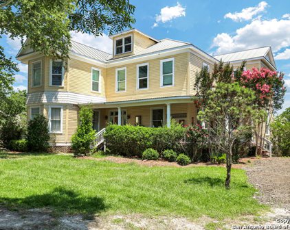 324 Hickman St, Boerne