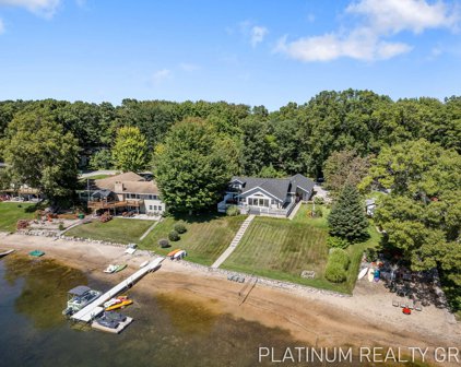2789 Lakeshore Road, Twin Lake