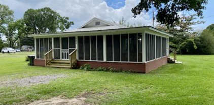 305 W Broadway Street, Summerdale
