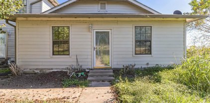 1902 County Road 103, Boling