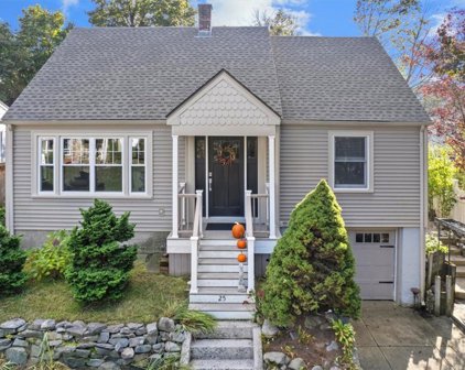 25 Interlocken Road, East Providence