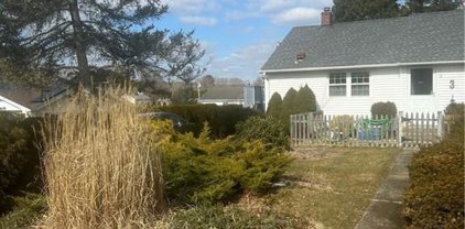 3 Meadow Lark  Drive, Westerly