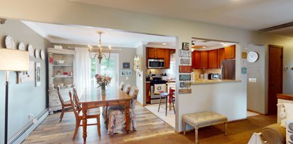418 W Lake Drive, Brick