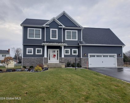 5 Royal Court, Cohoes