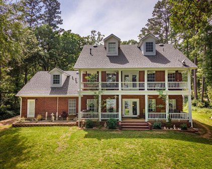 590 Shoreline Drive, Nacogdoches