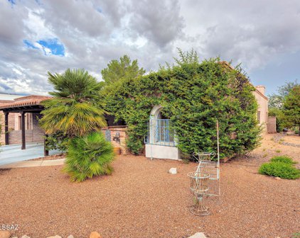 735 W Camino Del Poso, Green Valley