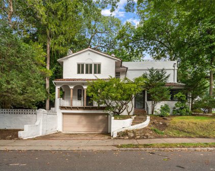 141 Baker Hill Road, Great Neck