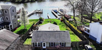 8027 Shore Rd, Dundalk
