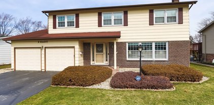 2 E Canterbury Drive, Arlington Heights