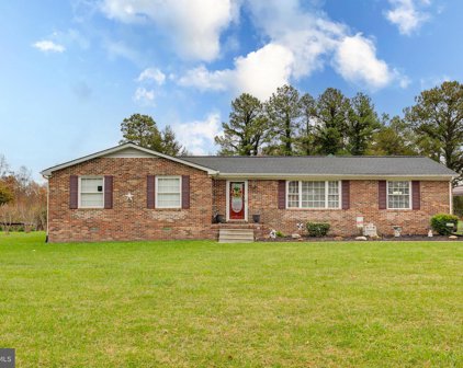 18088 White Pine Dr, Milford