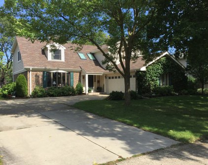 302 E Maude Avenue, Arlington Heights