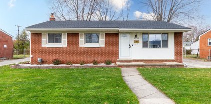 2053 CAMEL, Sterling Heights