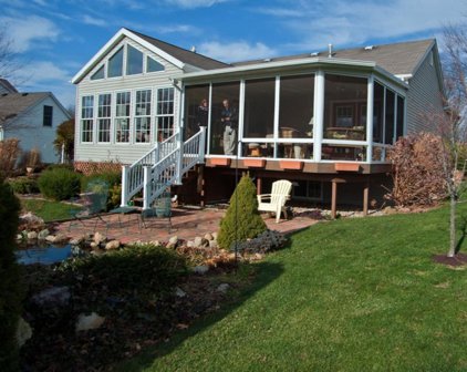 705 Ottawa Court, Buchanan