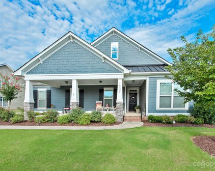 15922 Bellington  Drive, Huntersville