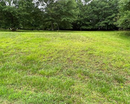 132 Sharon Trail, Suwanee