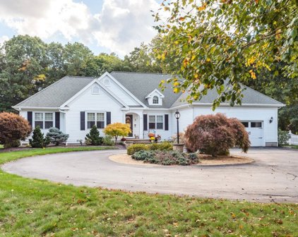 4 Sawyer Road, Northborough