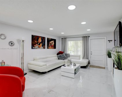689 Sw 7th Ter, Dania Beach