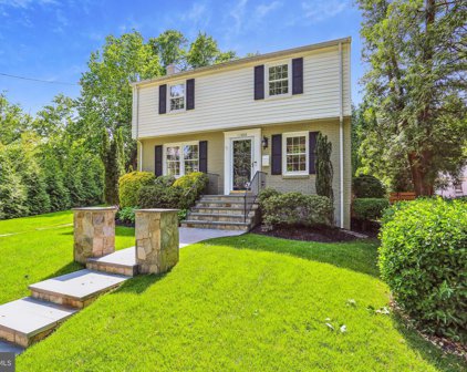 11006 Harriet Ln, Kensington