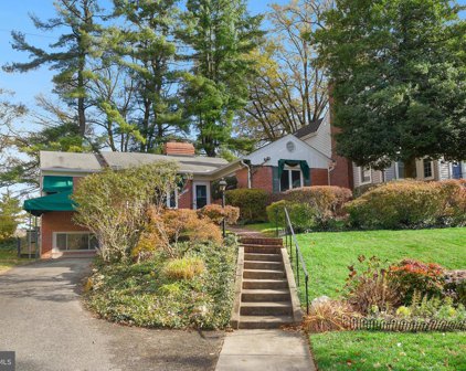 8621 Lancaster Dr, Bethesda