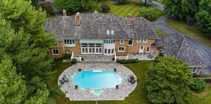 8812 Mary Mead Ct, Potomac