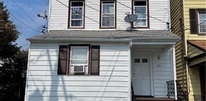 33 Grove Avenue, New Rochelle