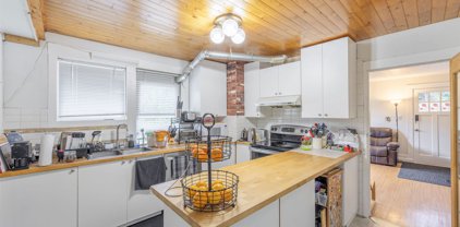 634 Rochester Avenue, Coquitlam