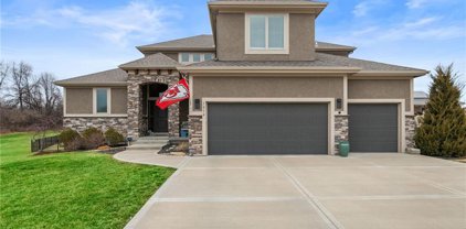 7814 NW Roberts Road, Weatherby Lake