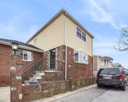 22 Lester  Court Unit House, New York