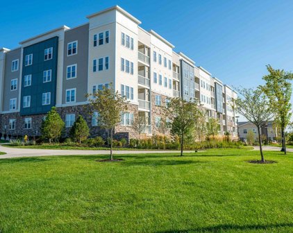 4 Stratton Drive Unit 105, Woburn