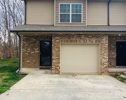 135 Country Ln Unit #404, Clarksville