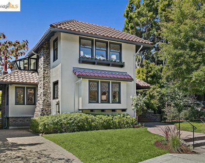 2824 Benvenue Avenue, Berkeley