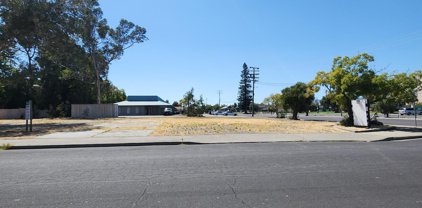 Leisure Way / Sequoia Dr. Drive, Vacaville