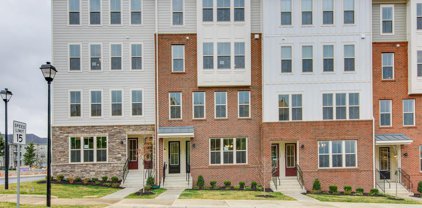 904 California Dr Ne, Leesburg