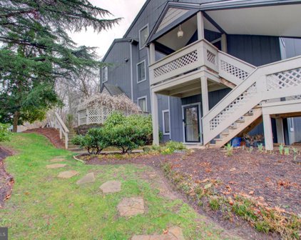 140 Windbrooke Cir Unit #140, Gaithersburg