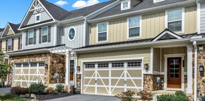 521 Cliff Ln, Malvern
