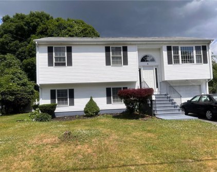 4 Meadowbrook  Road, North Providence