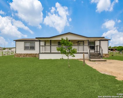 592 Altwein Ln, New Braunfels