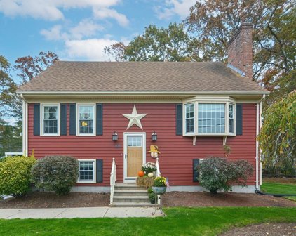 68 Cathedral Dr, Attleboro
