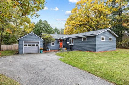 951 Porters Point Road, Colchester