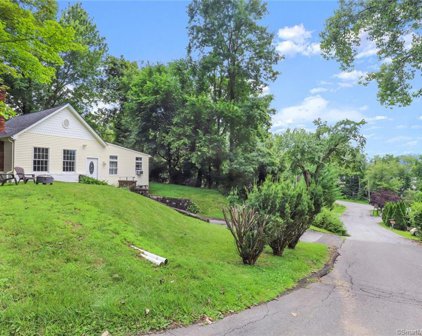 19 Calverton Drive, New Fairfield