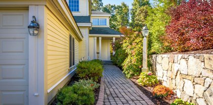 81 Carriage Hill Circle Unit 81, Southborough