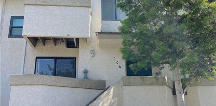 106 Harbor Woods Place Unit 106, Newport Beach