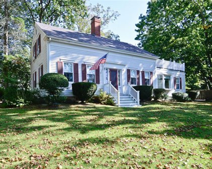 267 Green End Avenue, Middletown