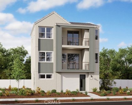 27018 Sleeping Giant Court, Valencia