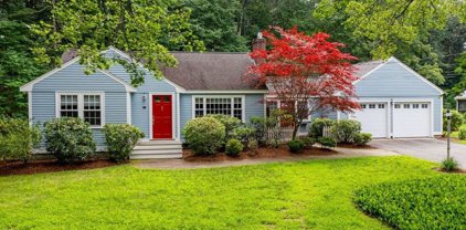 52 Edgewood Rd, Concord